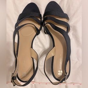 NWT low stiletto heel strappy sandal, padding, Naturalizer, 12M, black fabric